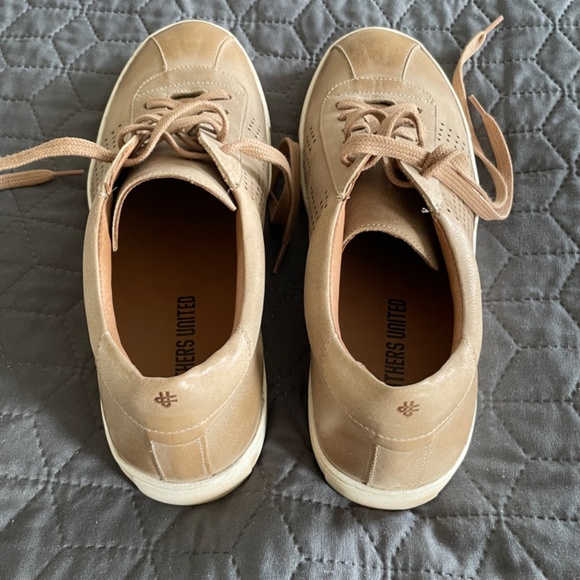 SHOES MEN'S  ( BROTHERS UNITED ) SIZE 8.5 Luxury Lace Up Perf DetailS - Picture 7 of 11